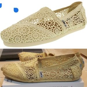 Tom's lace crochet shoes